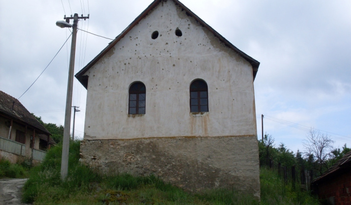 Kostoly a starý mlyn